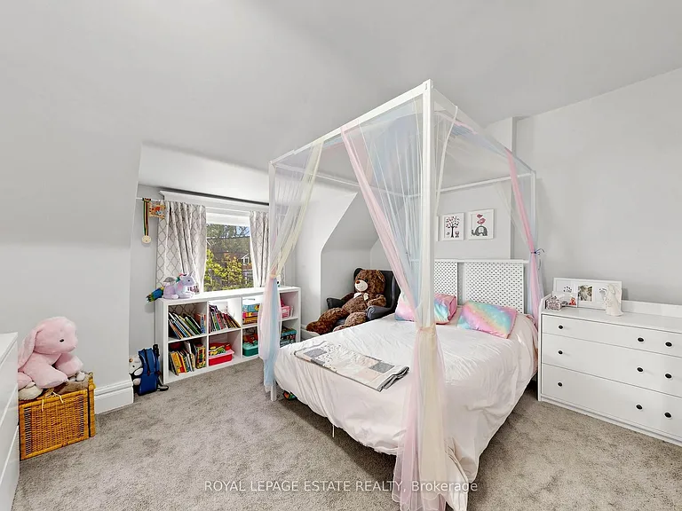 280 Silver Birch Ave — Photo 22