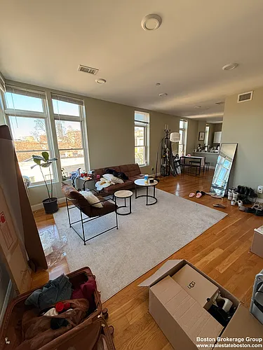 10 Roxbury St #7 Photo 1