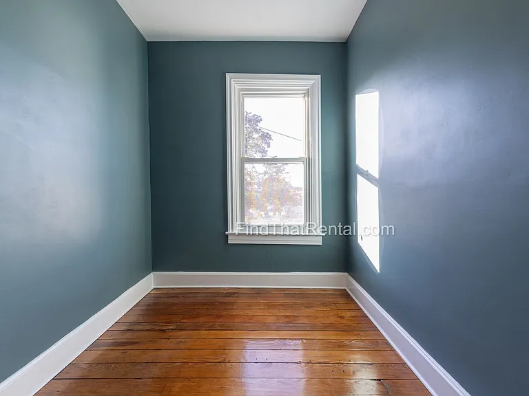 423 N Bedford St — Photo 24