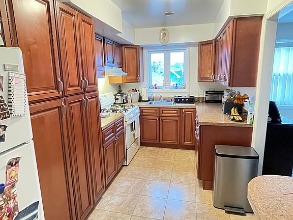 4th image of 1162 Ellsworth Ave Floor 2