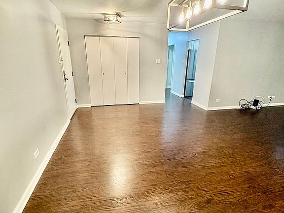 4th image of 701 Forum Sq Unit 409