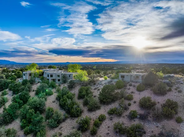 148 Barranca Rd, Santa Fe, NM 87501