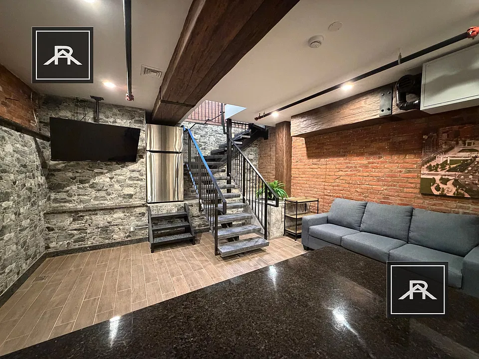 1034 Commonwealth Ave #104
