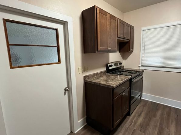 1200 1/2 N Superior Ave #1