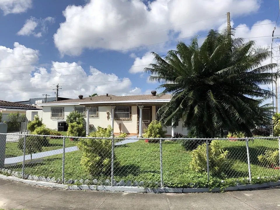 8636 NW 35th Pl