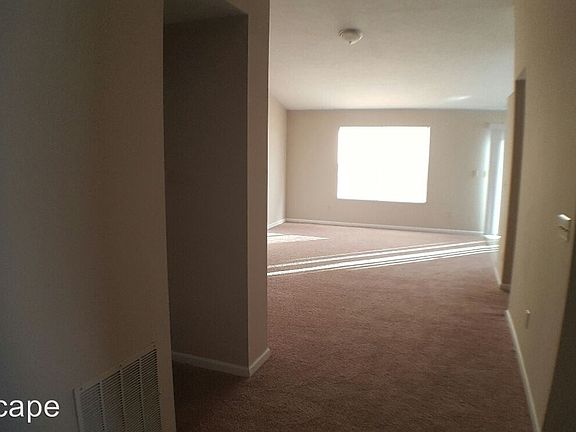 3rd image of 5213 Lakeside Manor Dr