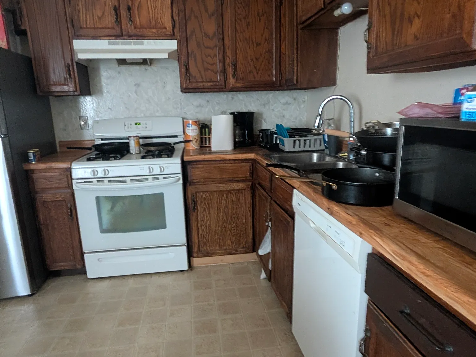 2 bed, 1.5 bath, 800 sqft, $995 — Photo 2
