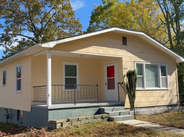 802 Willow Rd