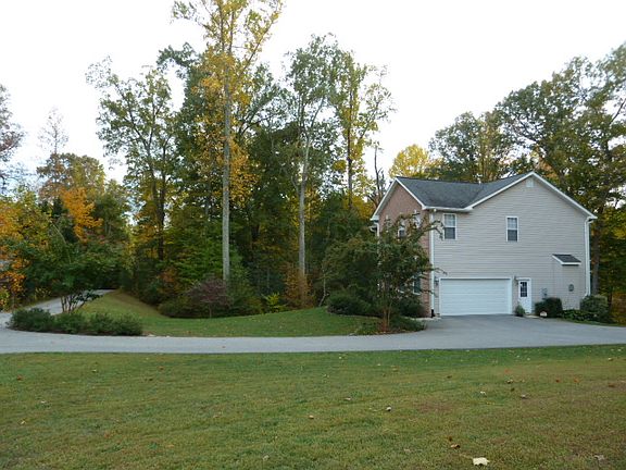 Oversized Side Load Garage