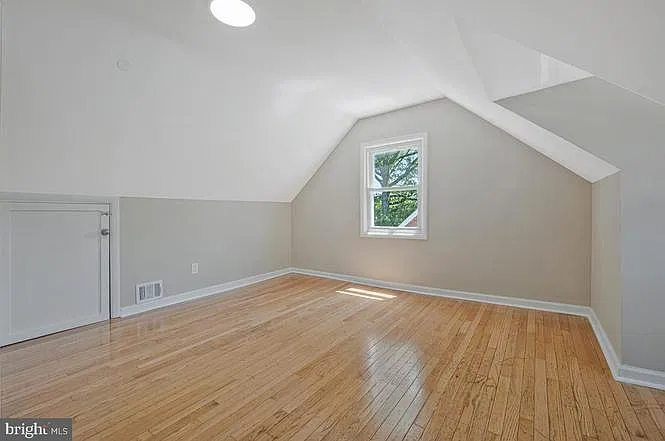 9035 48th Pl — Photo 3