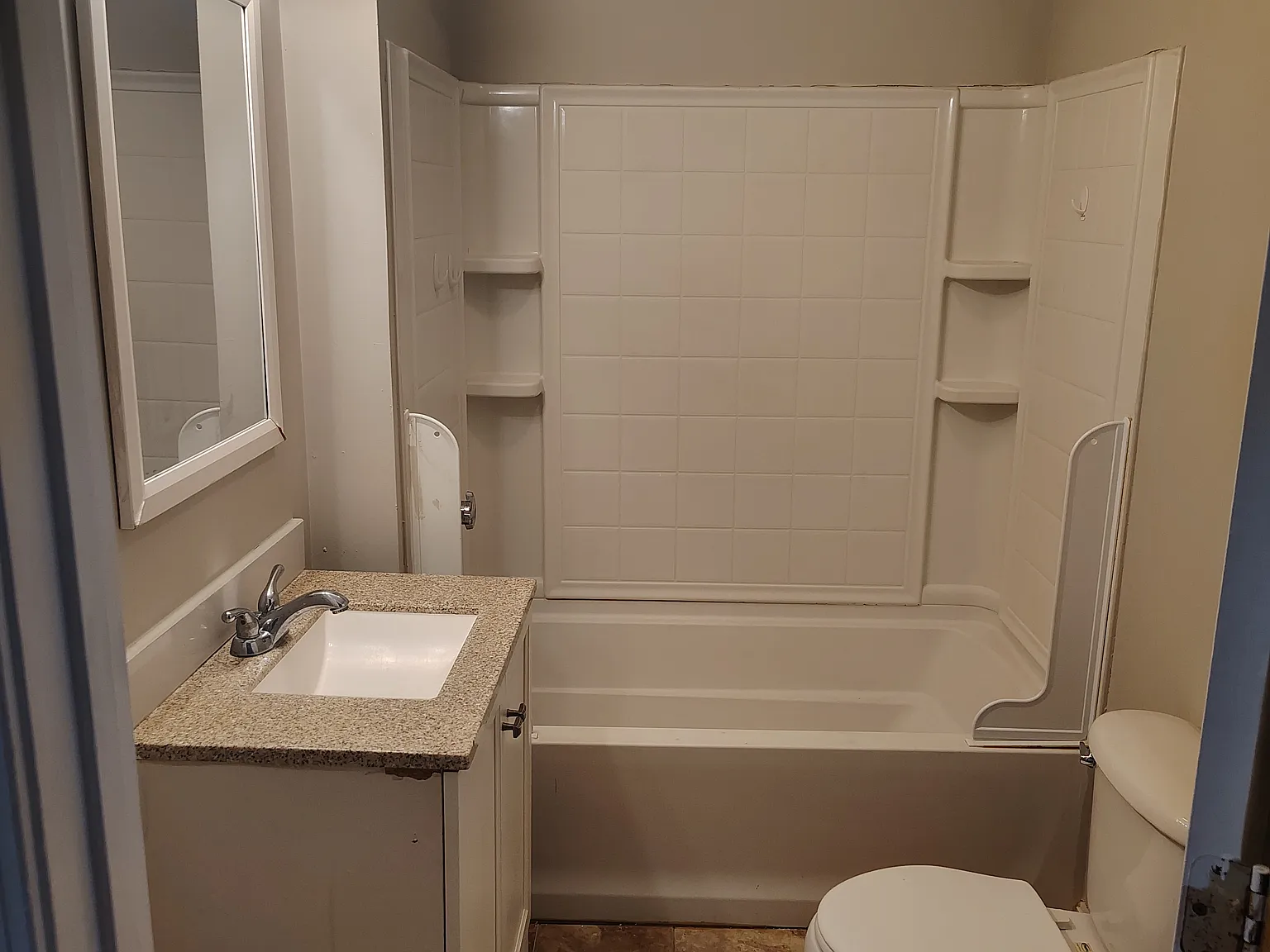 3 bed, 1200 sqft, $2,350 — Photo 3