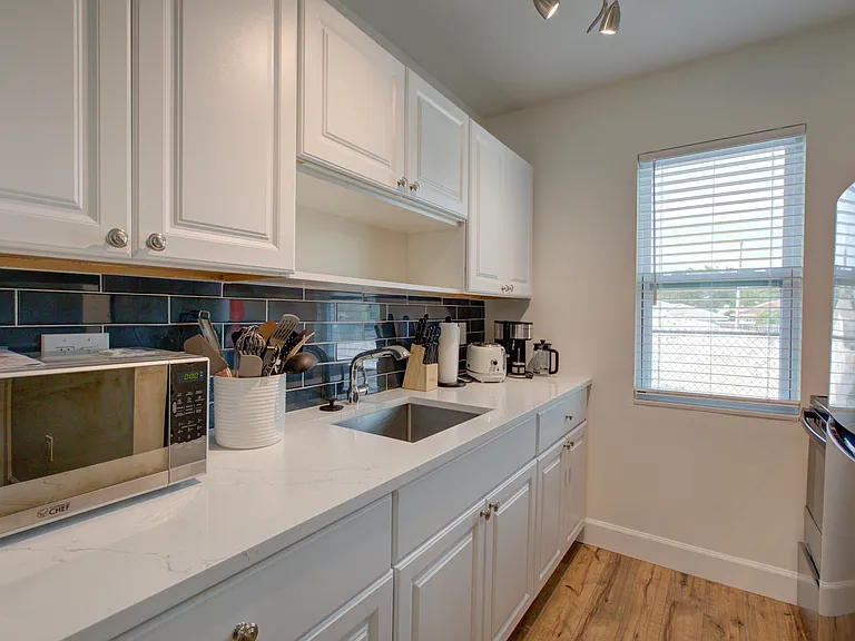 475 Seabrook Rd — Photo 15