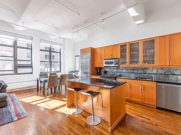 161 W 15th St APT 4E, New York, NY 10011