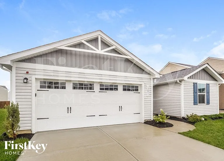 13851 N Mardenis Dr W — Photo 2