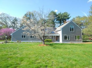 40 Red Barn Rd, Wayland, MA 01778