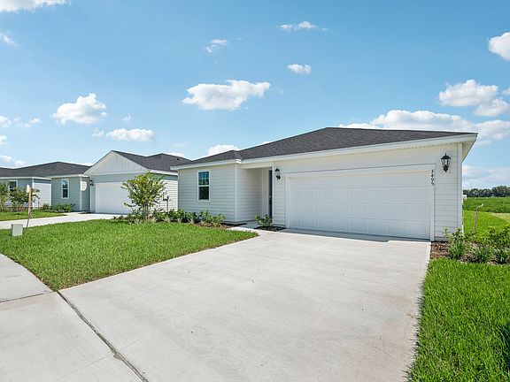Exterior of the Foxglove floorplan at Lakes at Bella Lago.