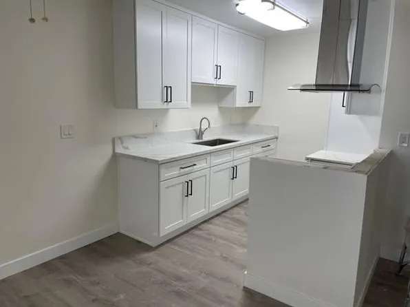 5929 Laurel Canyon Blvd, Valley Village, CA