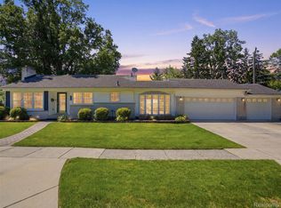 34155 Oakdale St, Livonia, MI 48154