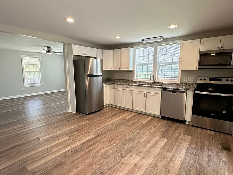 2843 Pinetrail Rd — Photo 4