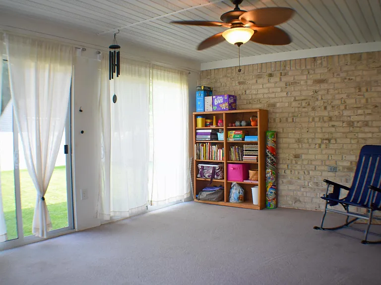 413 Southern Oak Dr — Photo 17