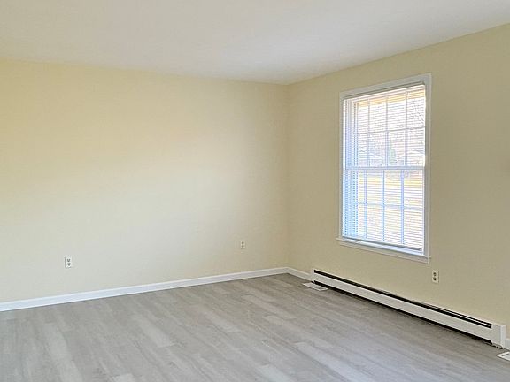 2nd image of 1232 N Sunrise Dr