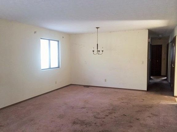 3rd image of 3800 Burbank Ave