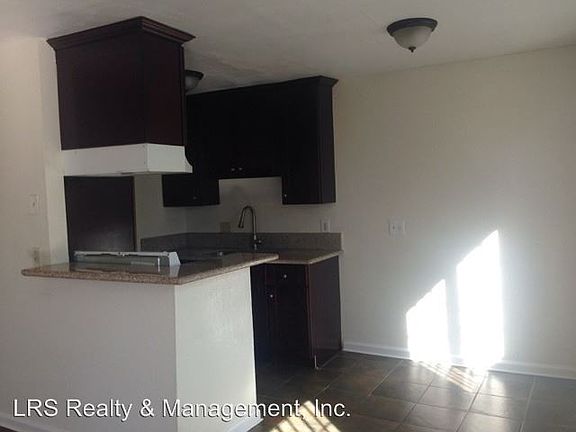 5th image of 1358 N Arrowhead Ave APT 5