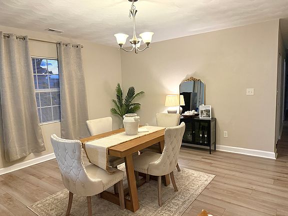 5th image of 946 Avenue H #C