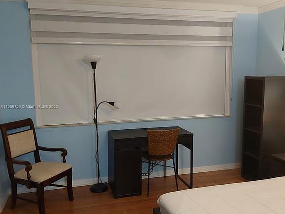 4th image of 1690 NE 191st St APT 405-1