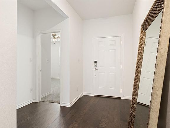 3rd image of 1003 Sandra Ann Way