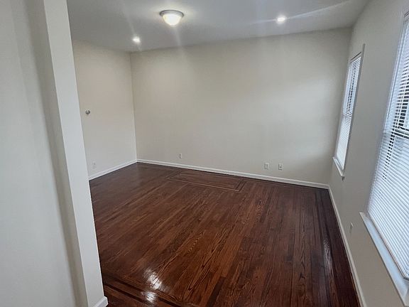 5th image of 110 Hawthorne Ave Floor 2