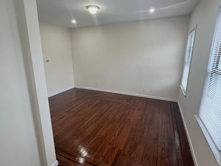 110 Hawthorne Ave #2 — Photo 5