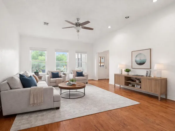 128 W Persimmon Dr, Marble Falls, TX 78654