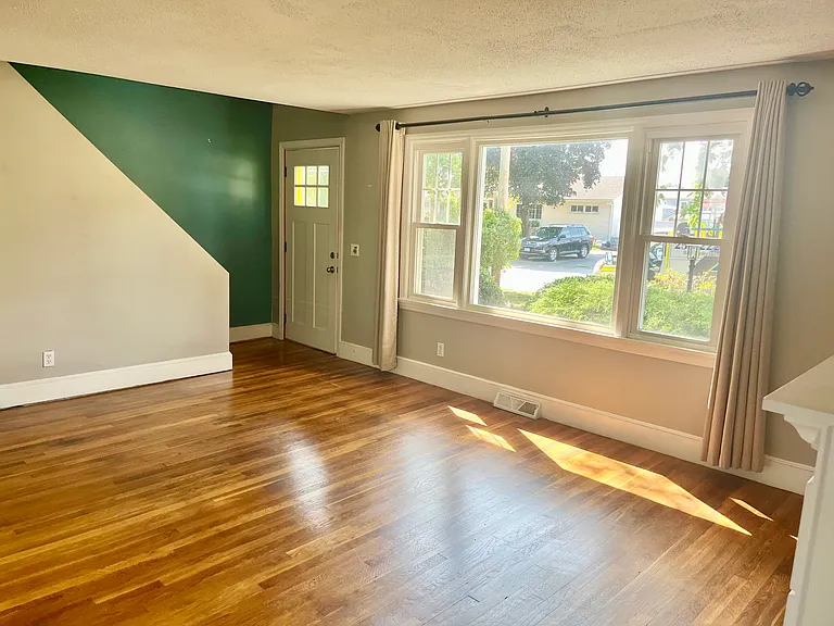 55 Fatima Dr — Photo 4