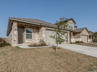 152 Middle Green Loop, Floresville, TX 78114