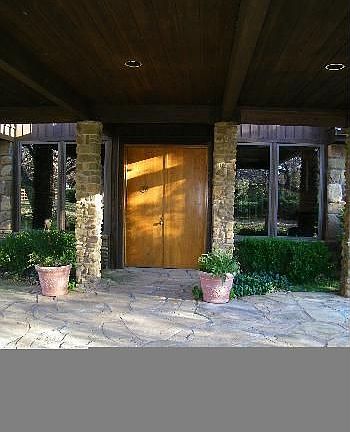 3rd image of 112 N Bridlewood Dr