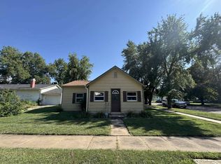 303 E Main St, Waterville, KS 66548