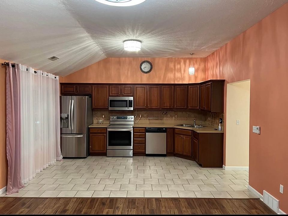 1st image of 11541 Riverview Ct APT 14