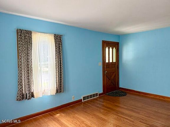 2nd image of 420 Clay St