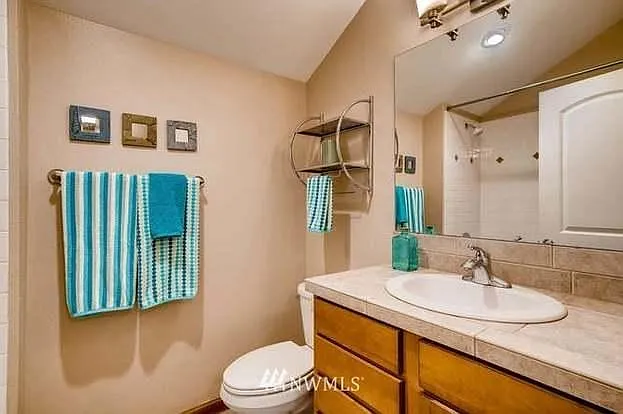 13808 Greenwood Ave N #D — Photo 14