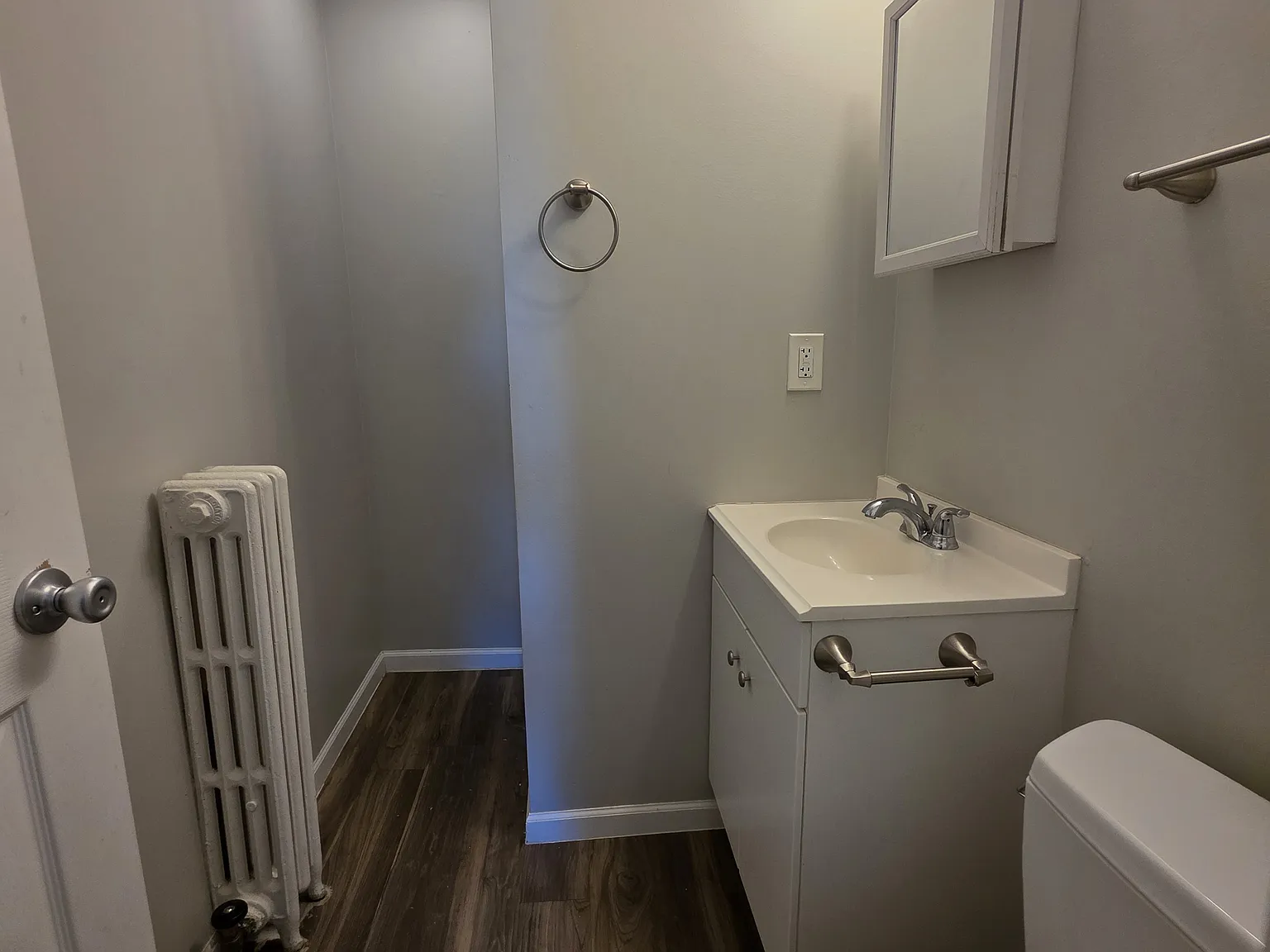 Studio, $850 — Photo 2