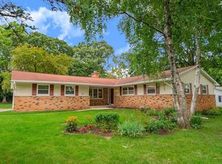 5718 Pembroke Dr, Madison, WI 53711