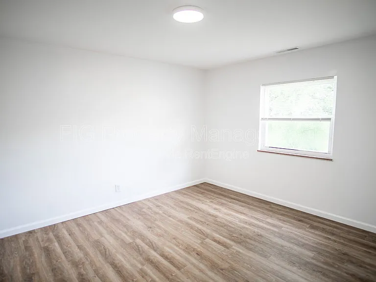 315 N Castle St #9 — Photo 6