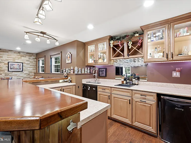 704 Seaton Ct SE — Photo 46