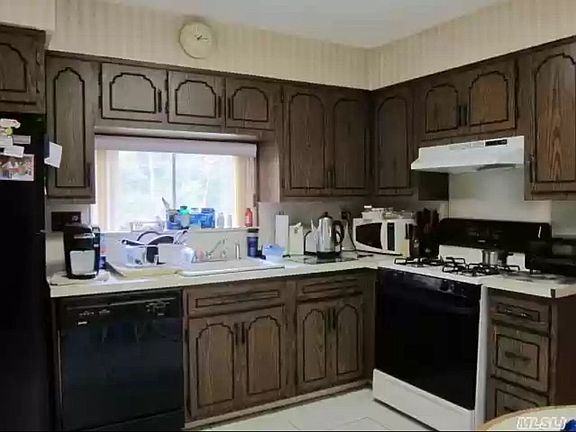 3rd image of 234 Pine Acre Blvd