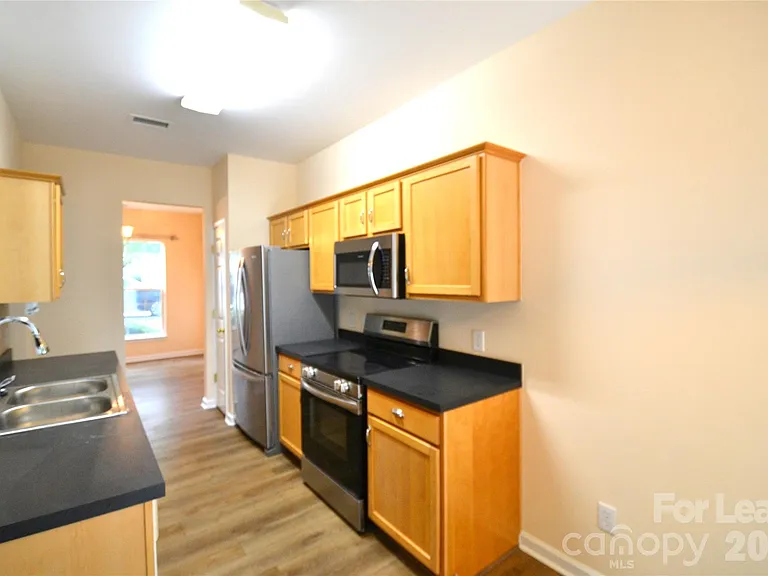 6820 Beverly Springs Dr — Photo 10