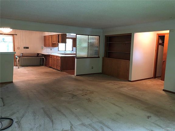 4th image of 25 Constance Ln