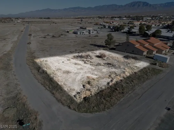 1221 S Thunderpass Ave, Pahrump, NV 89048