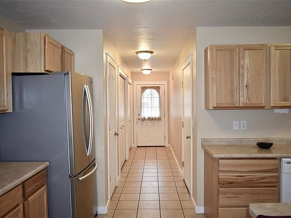 2nd image of 1000 Cruiser Ln #1000J
