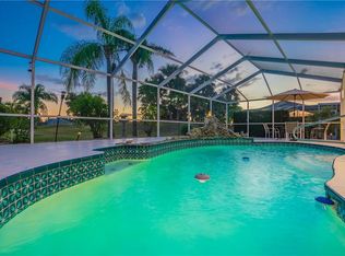 304 Caloosa Woods Ln, Sun City Center, FL 33573